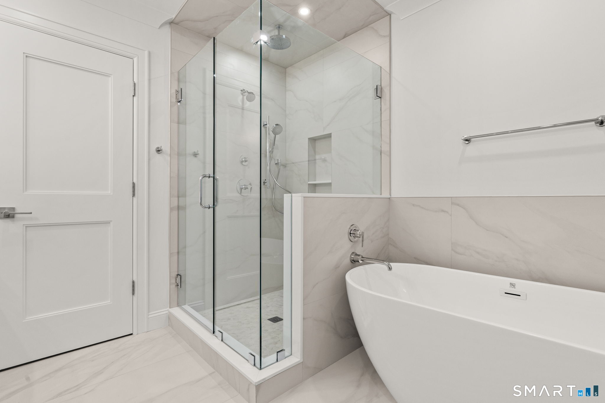 108 New England Avenue Fairfield, CT 06824 - Photo 8 of 24