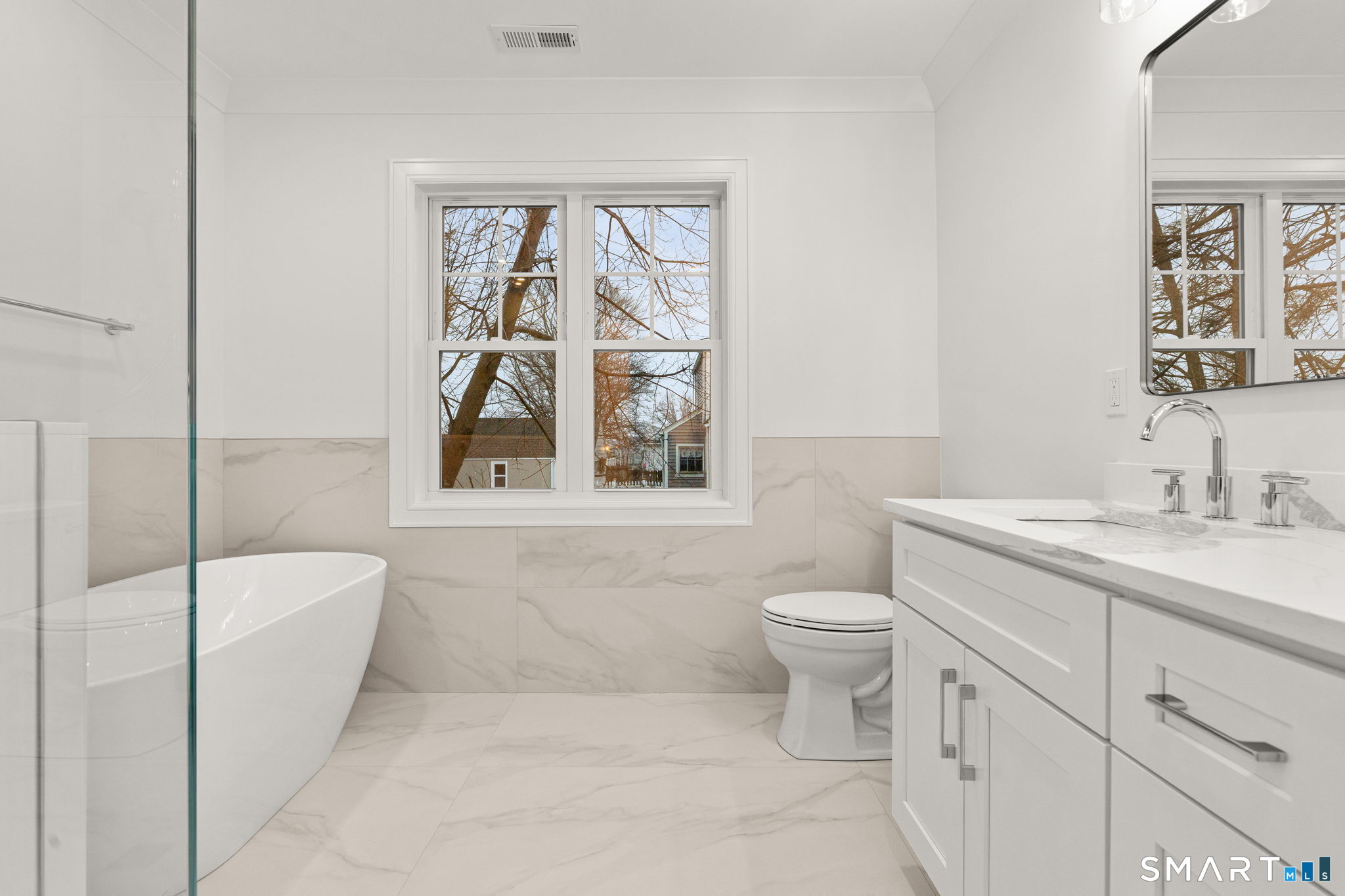 108 New England Avenue Fairfield, CT 06824 - Photo 9 of 24