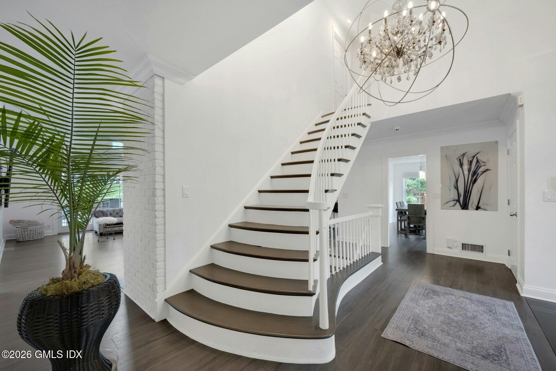 68 Hillcrest Park Road Old Greenwich, CT 06870 - Photo 12 of 38 010-492270-MC8_8518_14607066