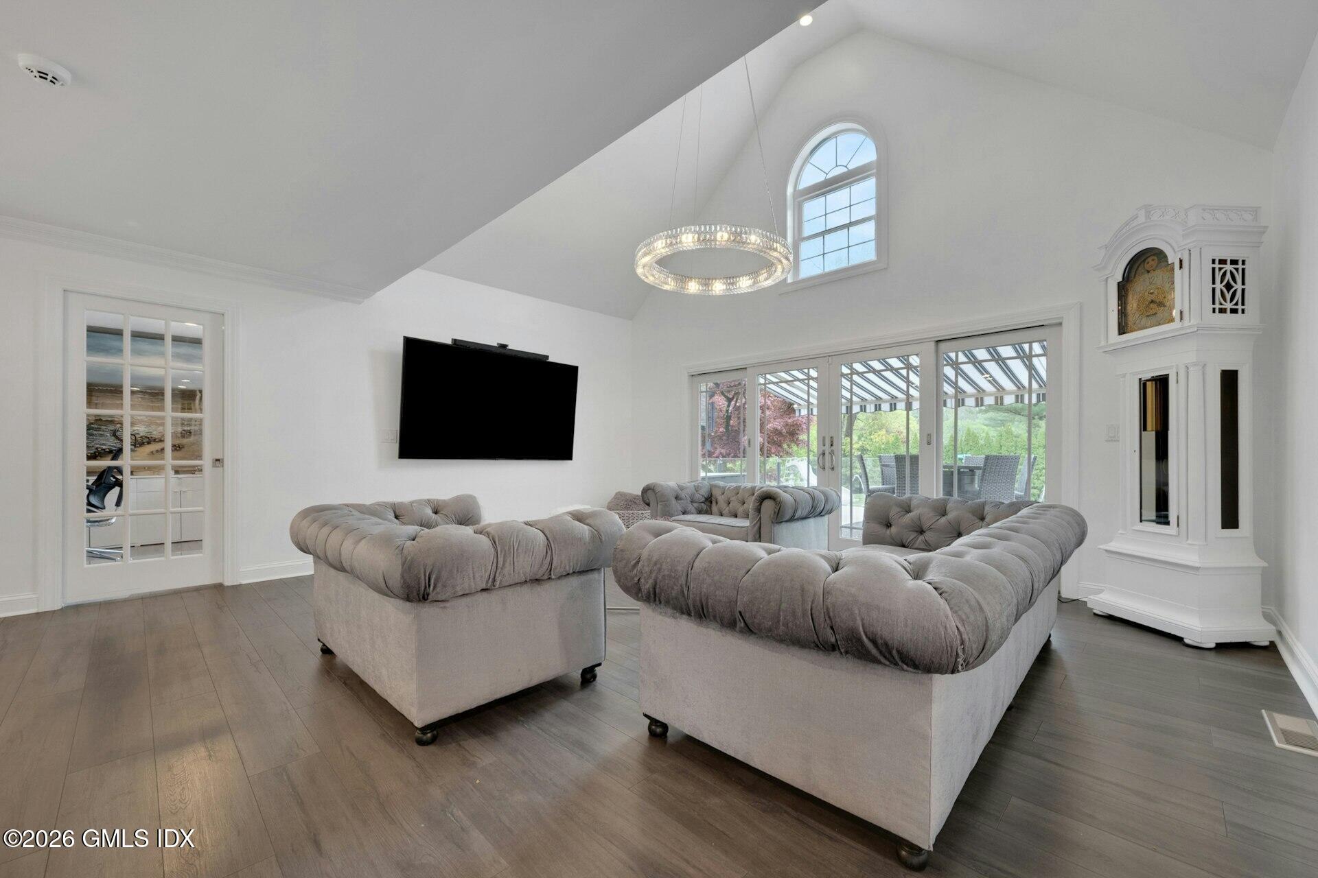 68 Hillcrest Park Road Old Greenwich, CT 06870 - Photo 14 of 38 017-492270-MC8_8568_14607115