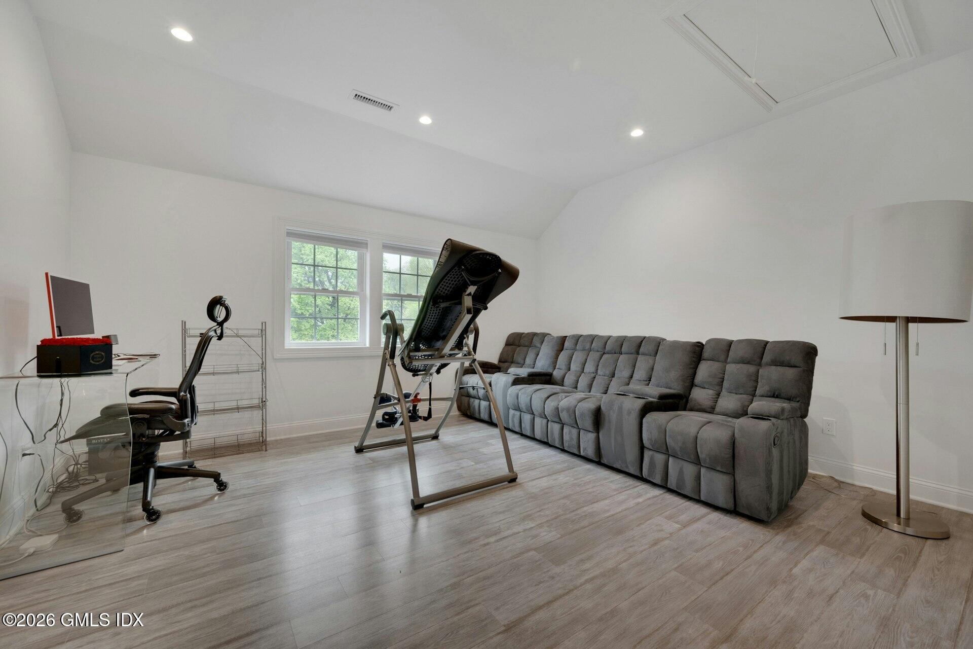 68 Hillcrest Park Road Old Greenwich, CT 06870 - Photo 32 of 38 028-492270-MC8_8628_14607172