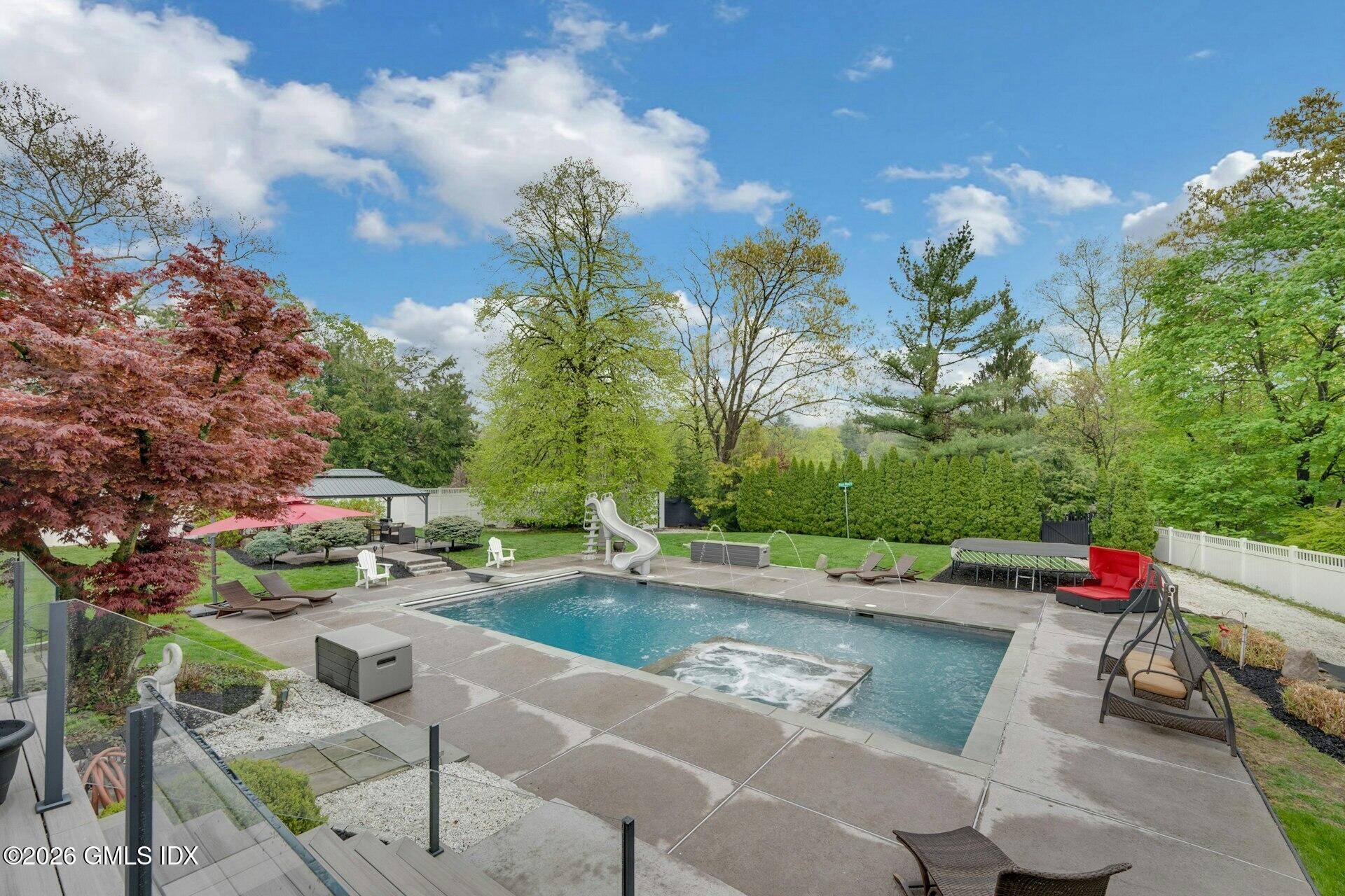 68 Hillcrest Park Road Old Greenwich, CT 06870 - Photo 5 of 38 035-492270-MC8_8668_14607200