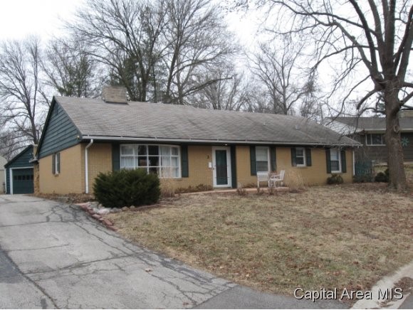 3 Mclean Lane Springfield, IL 62704 - Photo 1 of 12