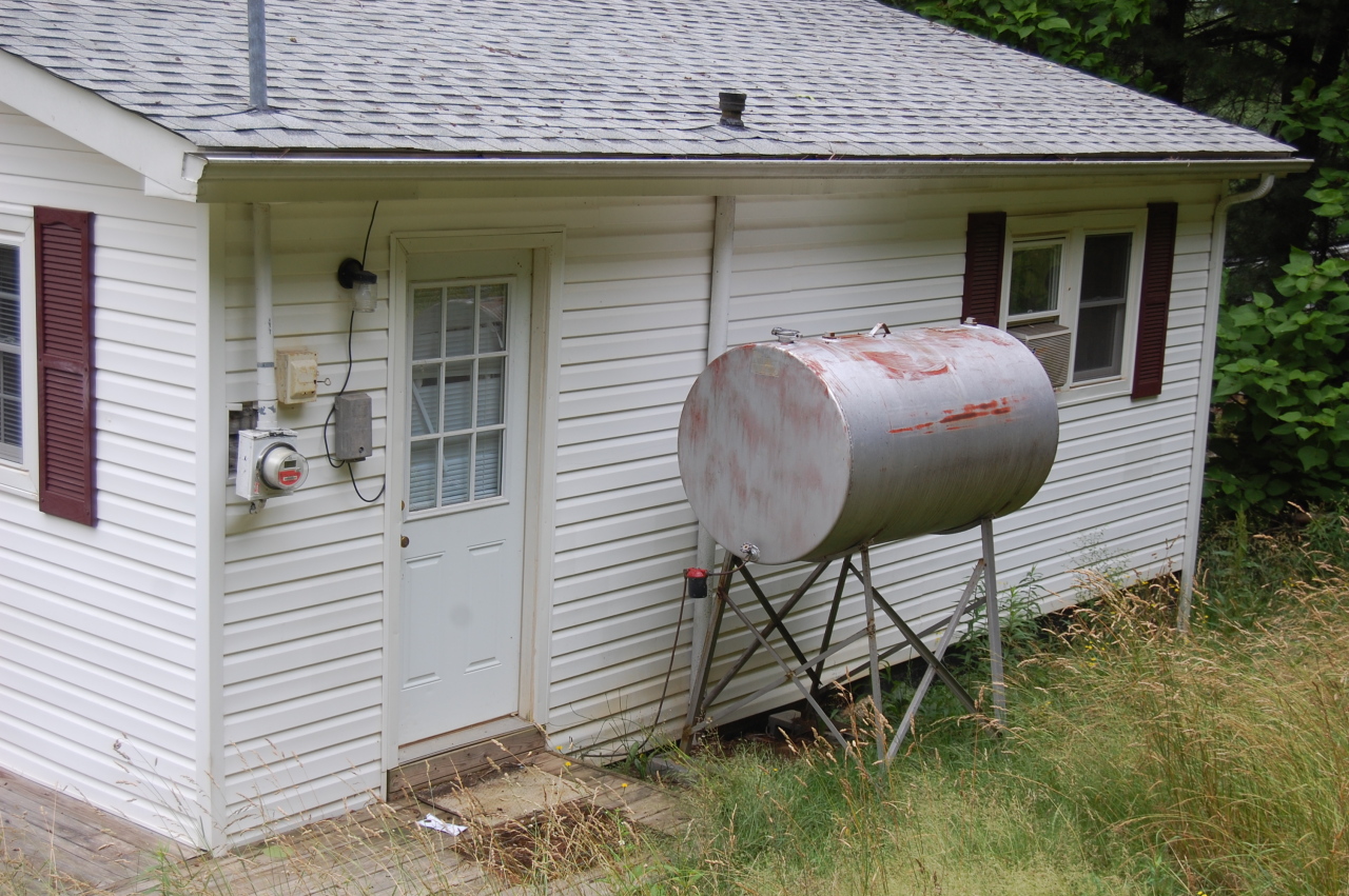 102 Spring Street Galax, VA 24333 - Photo 3 of 10 Back view of home