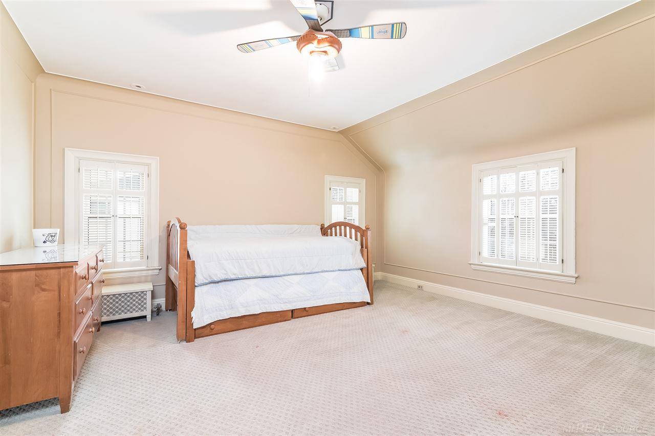 621 South Oxford Road Grosse Pointe, MI 48236 - Photo 32 of 57 50016800-31.JPG