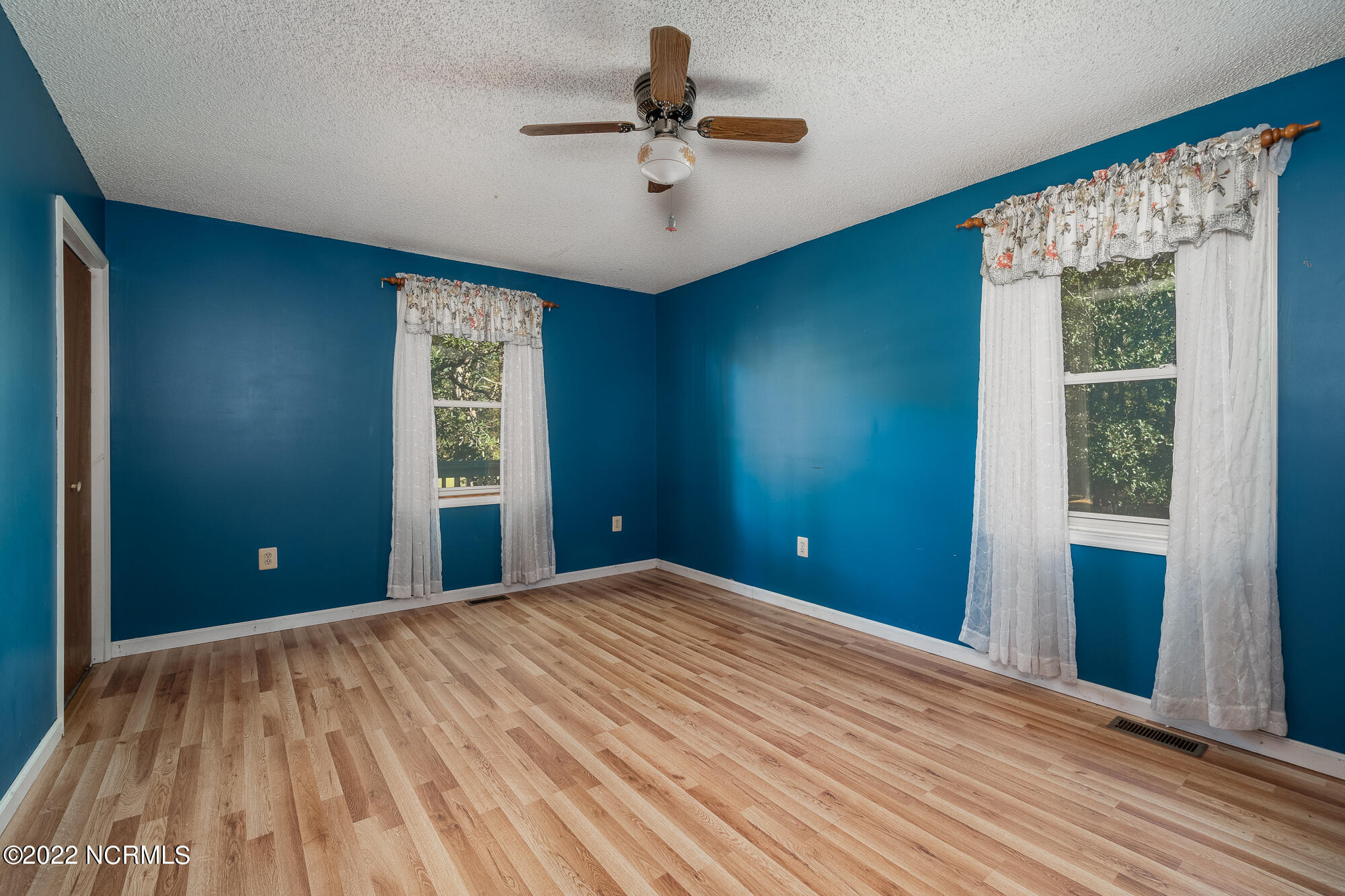 125 Thurman Road Beaufort, NC 28516 - Photo 32 of 50 Bedroom 2