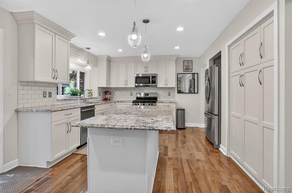 6182 Ledwin Drive Troy, MI 48098 - Photo 12 of 32