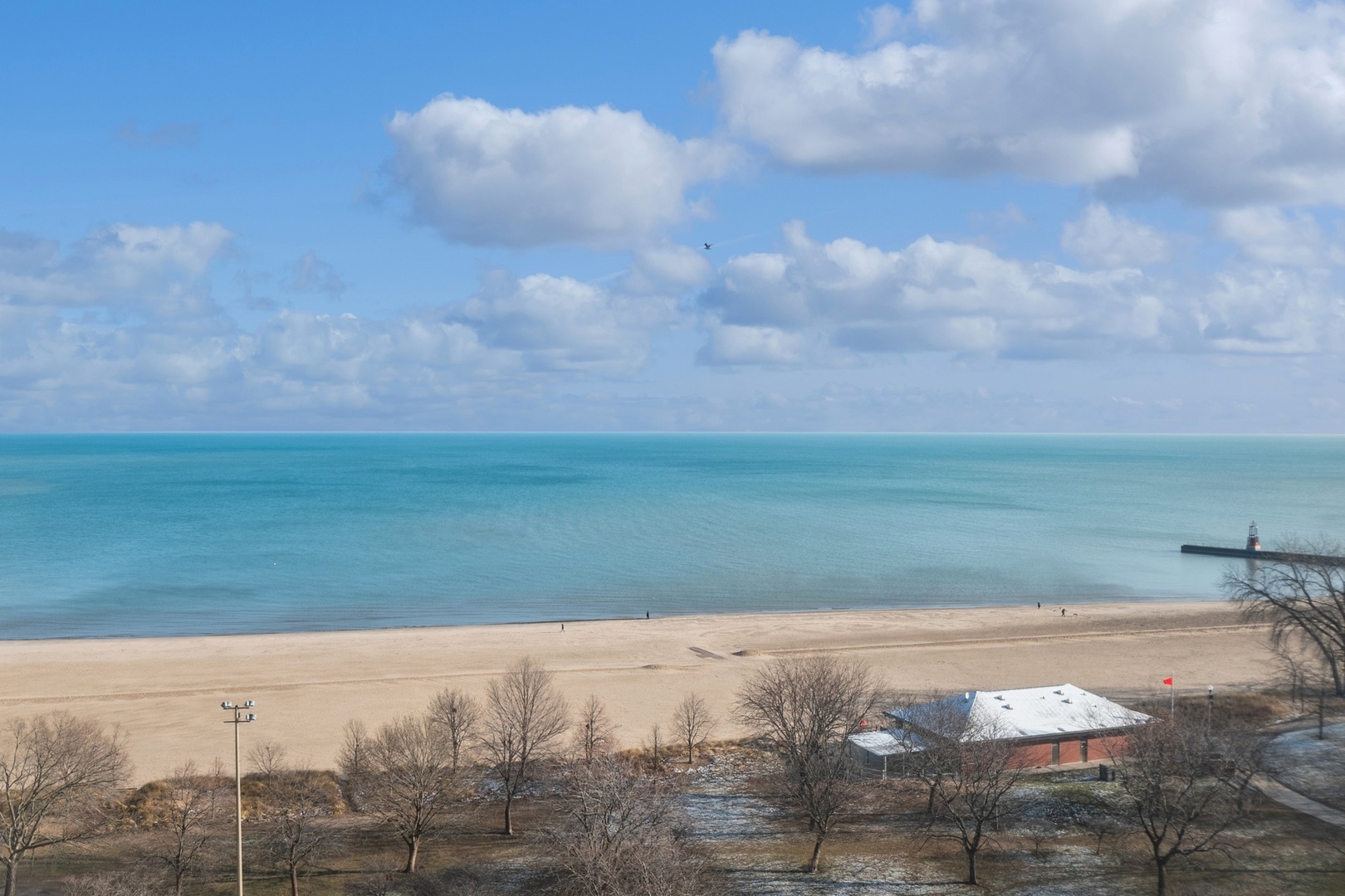 5701 North Sheridan Road, Unit 15R Chicago, IL 60660 - Photo 15 of 21 a view of lake view and mountain