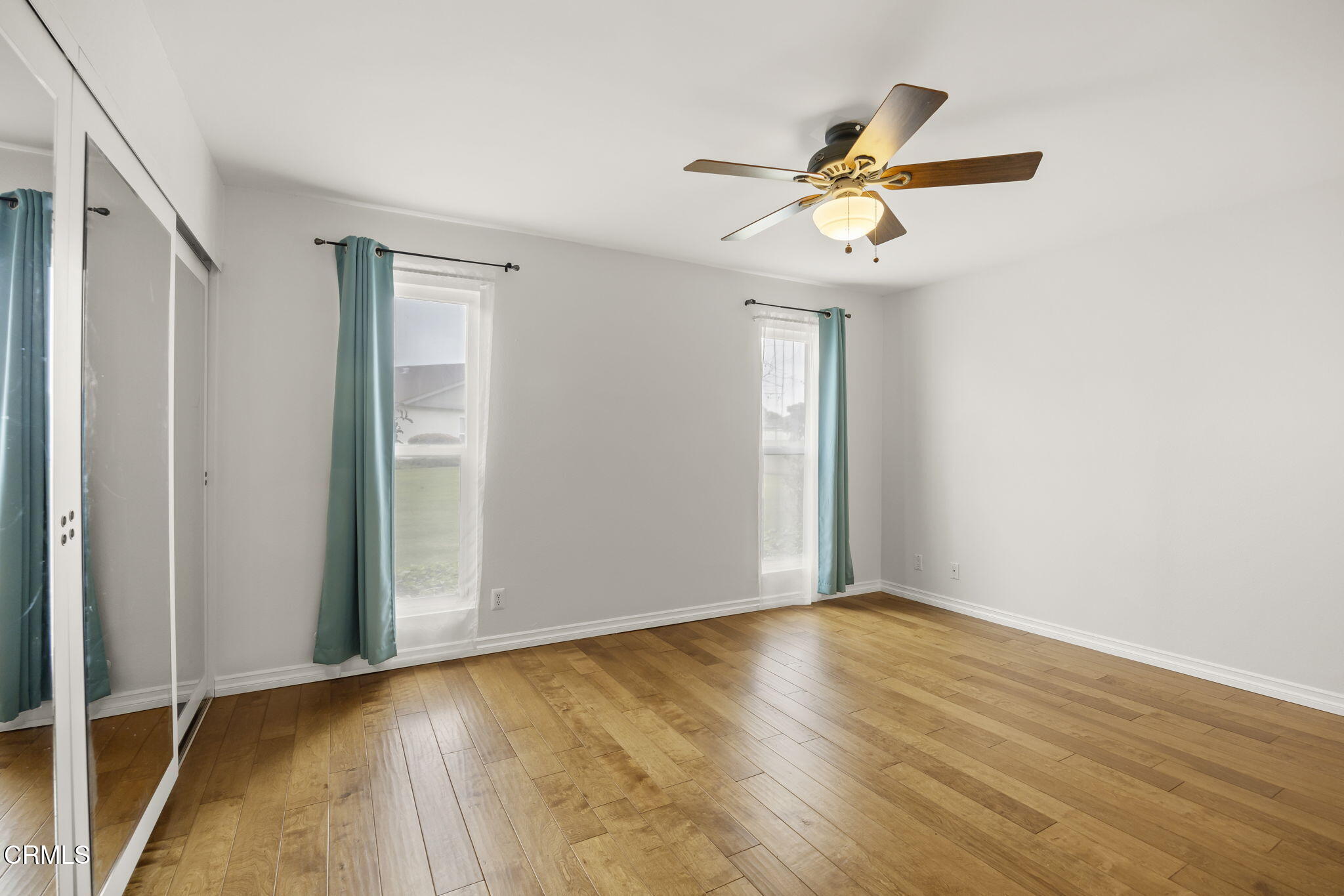 2210 North H Street Oxnard, CA 93036 - Photo 14 of 32 15-web-or-mls-Upmarketmedia_2210NH-45