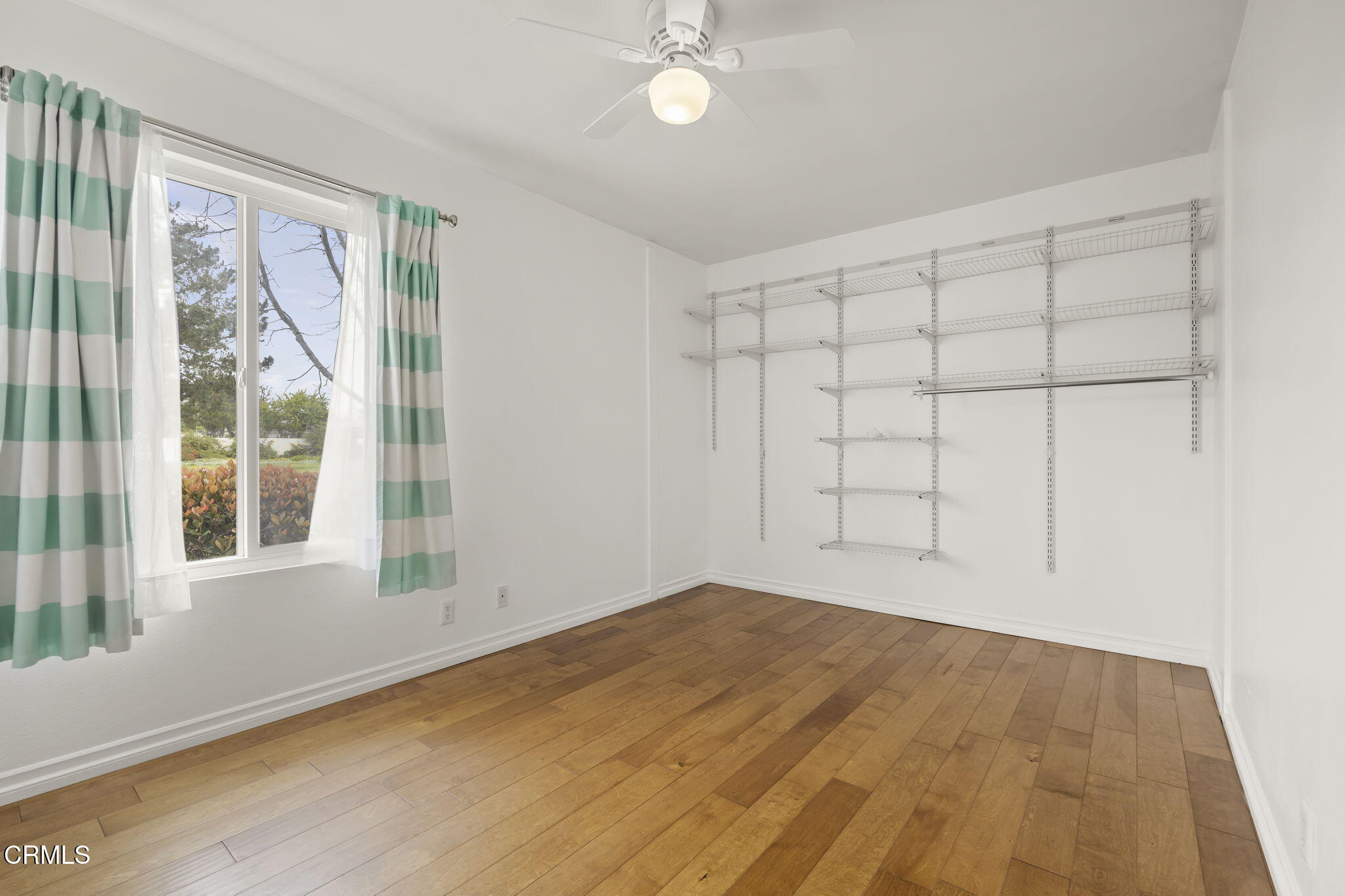 2210 North H Street Oxnard, CA 93036 - Photo 19 of 32 20-web-or-mls-Upmarketmedia_2210NH-60