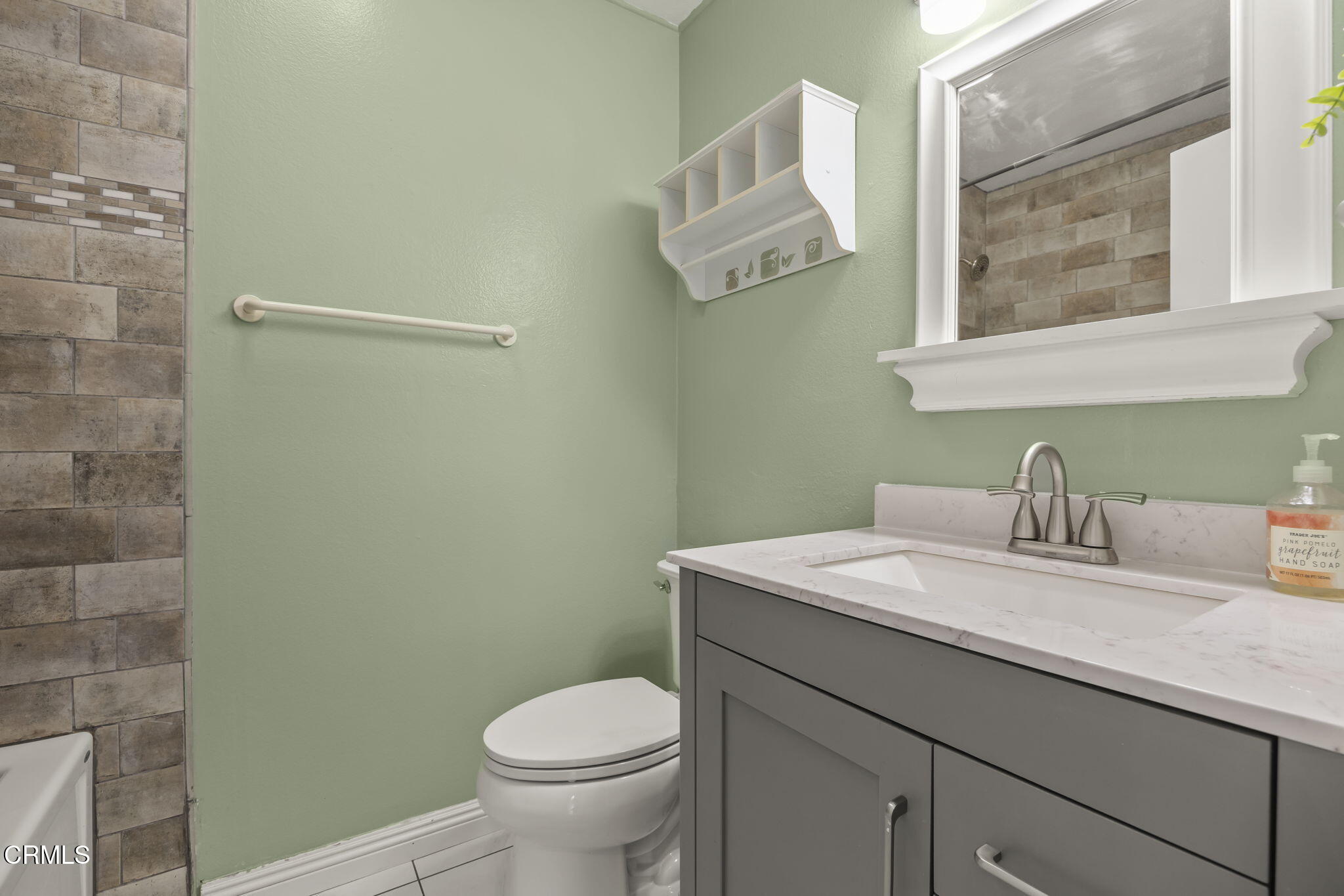 2210 North H Street Oxnard, CA 93036 - Photo 20 of 32 21-web-or-mls-Upmarketmedia_2210NH-63