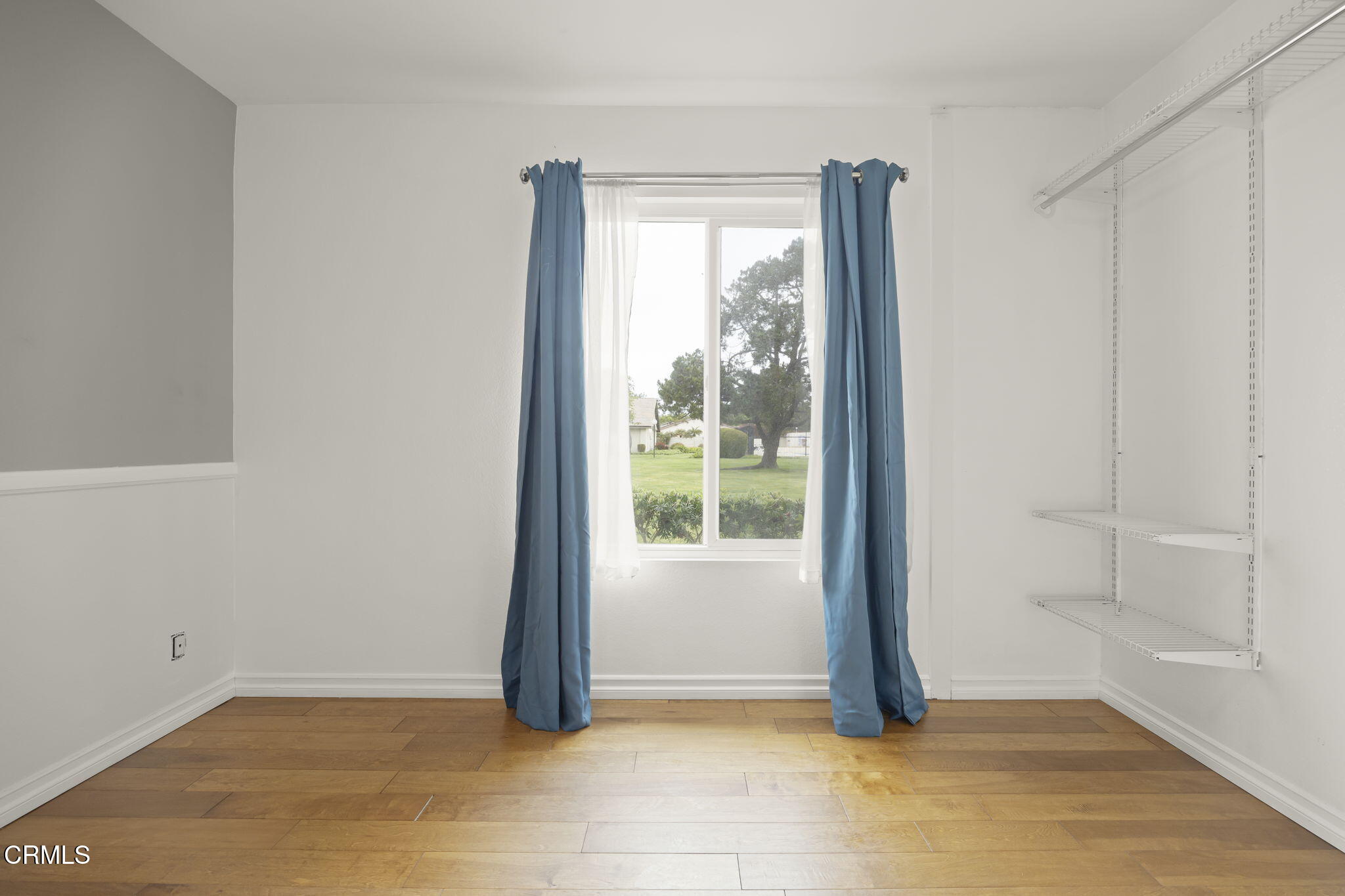 2210 North H Street Oxnard, CA 93036 - Photo 23 of 32 24-web-or-mls-Upmarketmedia_2210NH-75