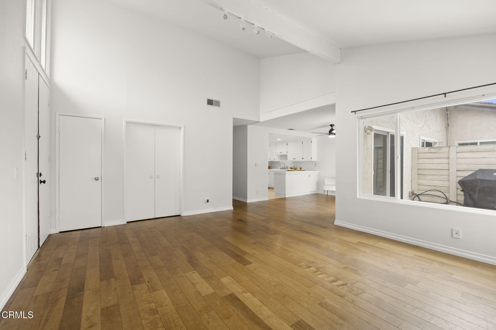 2210 North H Street Oxnard, CA 93036 - Photo 7 of 32 8-web-or-mls-Upmarketmedia_2210NH-24