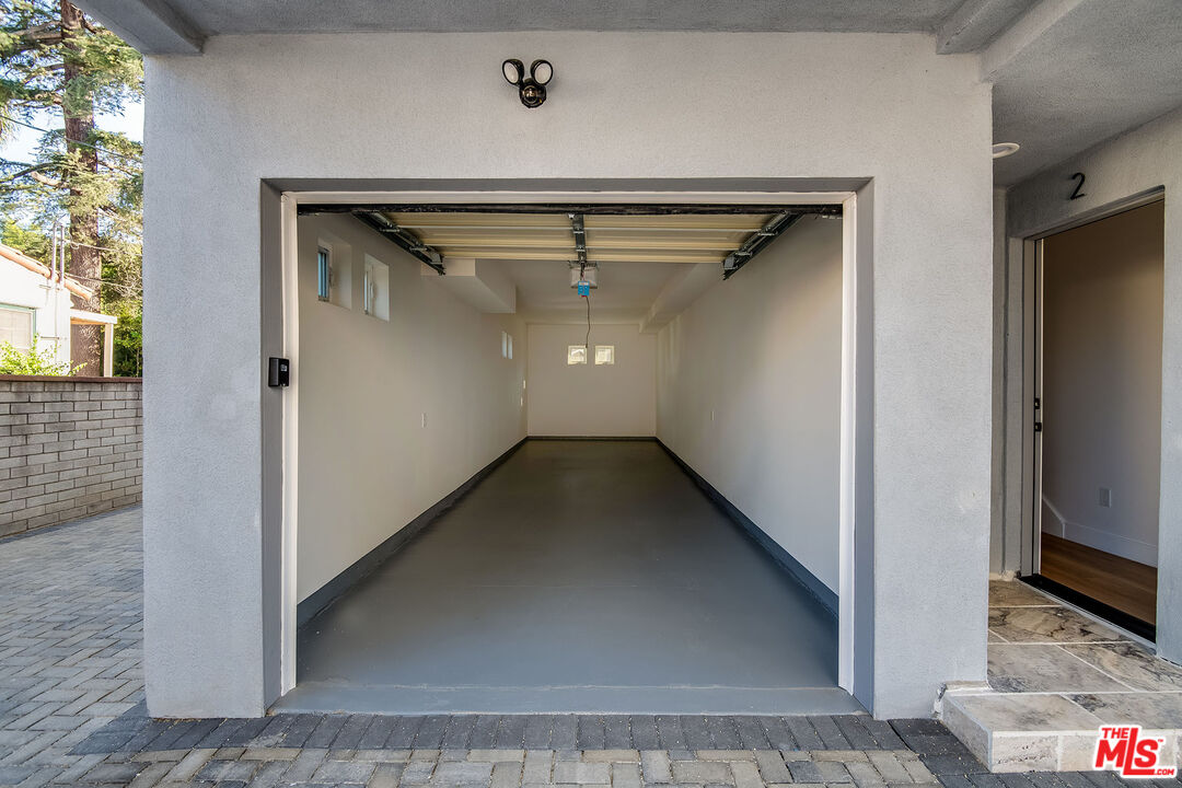 10803 Kling Street Toluca Lake, CA 91602 - Photo 16 of 25