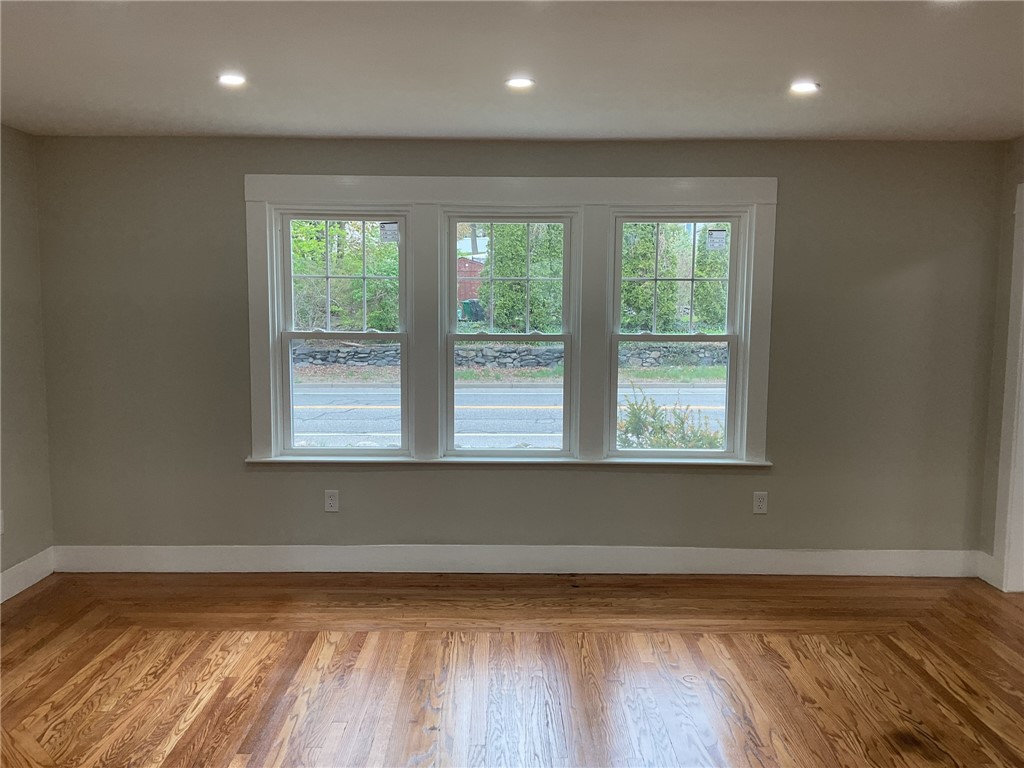 4196 Post Road Warwick, RI 02818 - Photo 4 of 40