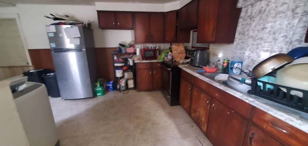 46 Wright Street Gardner, MA 01440 - Photo 3 of 10