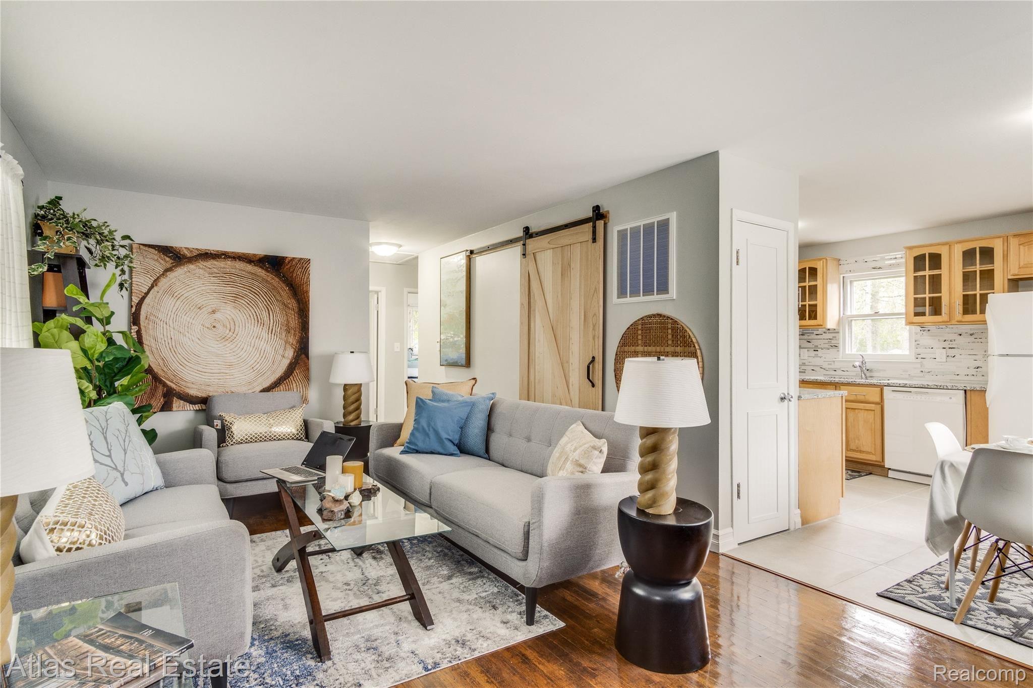 4266 North Belsay Road Flint, MI 48506 - Photo 16 of 32 Interiors (4 of 20).jpg