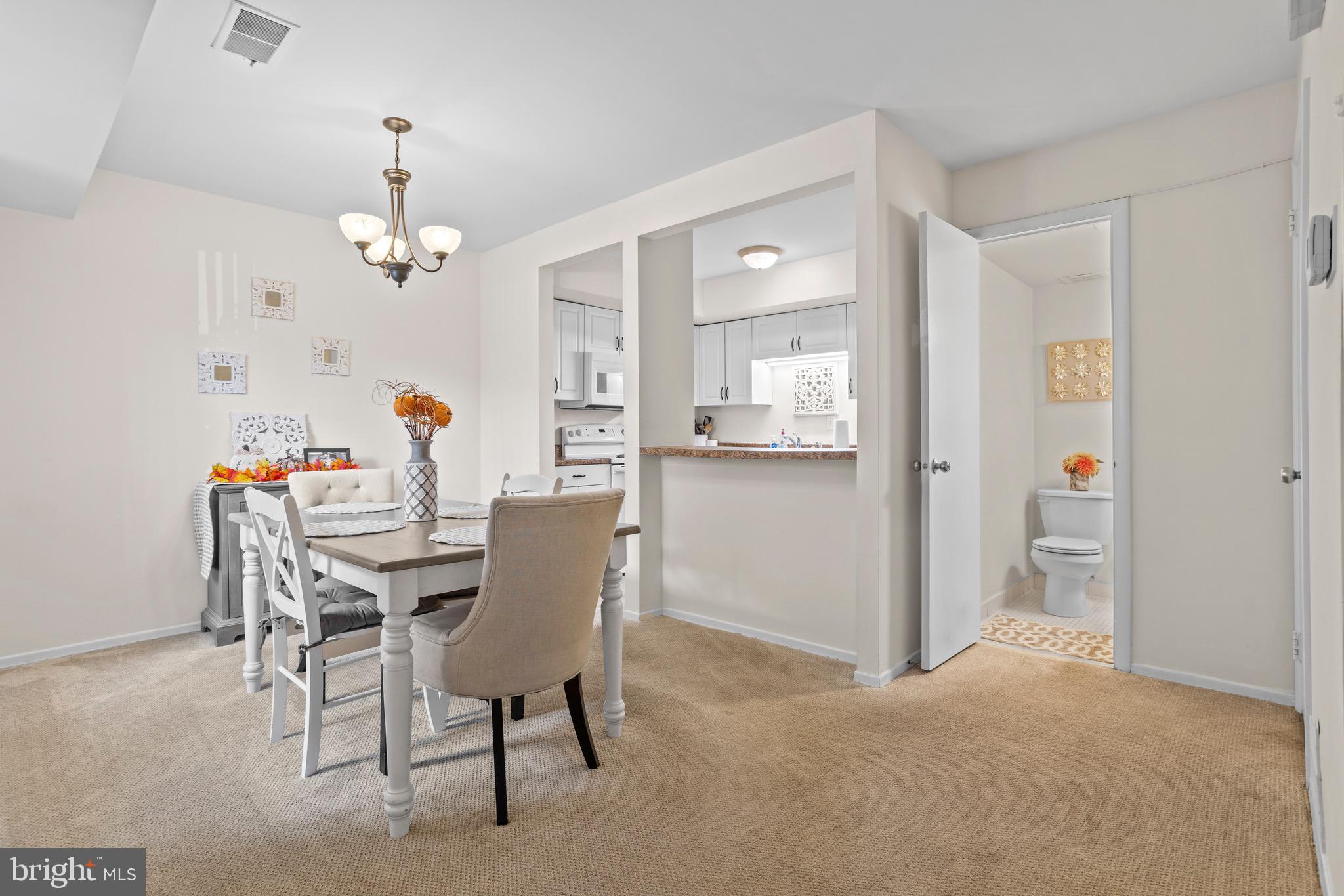 2605 Red Oak Circle Springfield, PA 19064 - Photo 8 of 20 Gallery Image 8