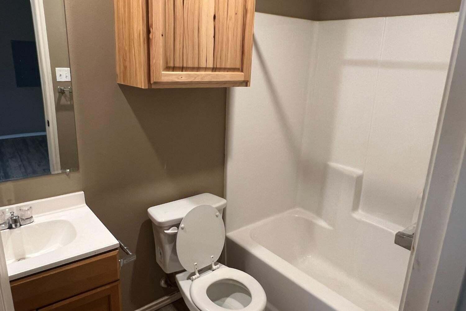 3602 East 3rd Place Lubbock, TX 79403 - Photo 11 of 14 Second Bathroom