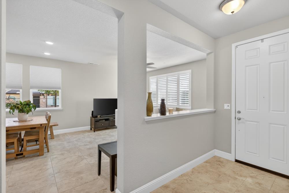 211 Rochdale Street Roseville, CA 95661 - Photo 16 of 66