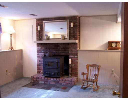 49 Burnham Road Billerica, MA 01862 - Photo 9 of 14 Gallery Image 9