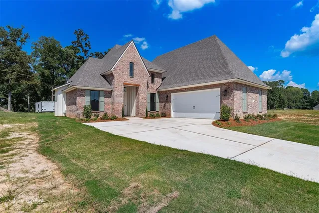 $487,900 | 807 Walstonburg Lane, Benton, LA 71006