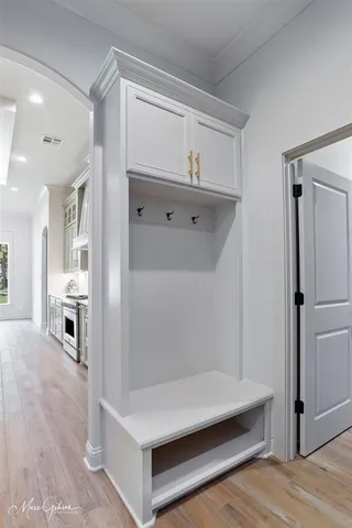 $487,900 | 807 Walstonburg Lane, Benton, LA 71006