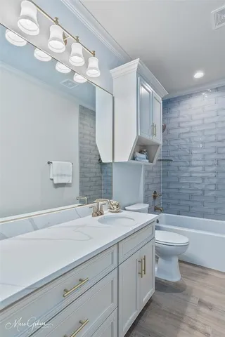 $487,900 | 807 Walstonburg Lane, Benton, LA 71006