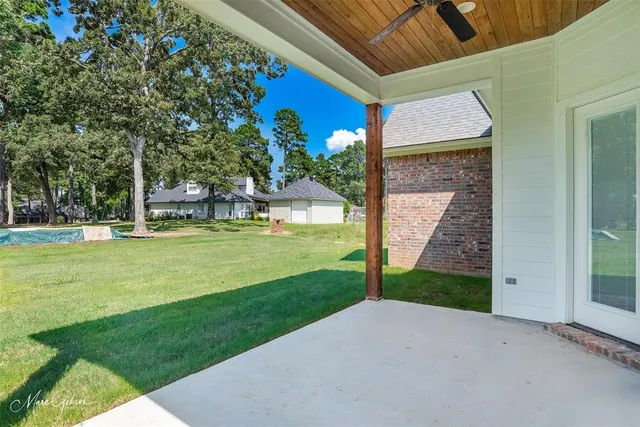 $487,900 | 807 Walstonburg Lane, Benton, LA 71006