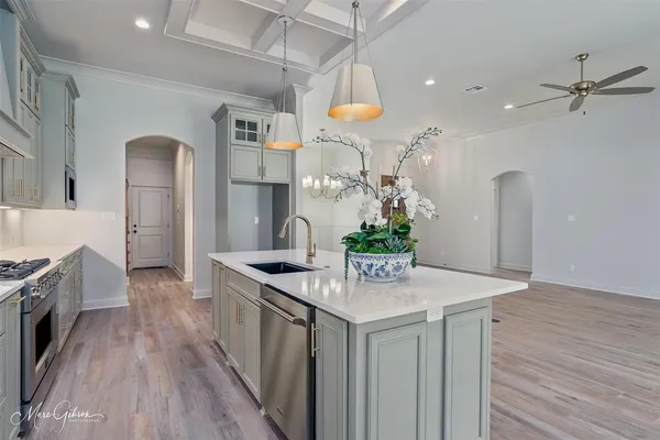$487,900 | 807 Walstonburg Lane, Benton, LA 71006