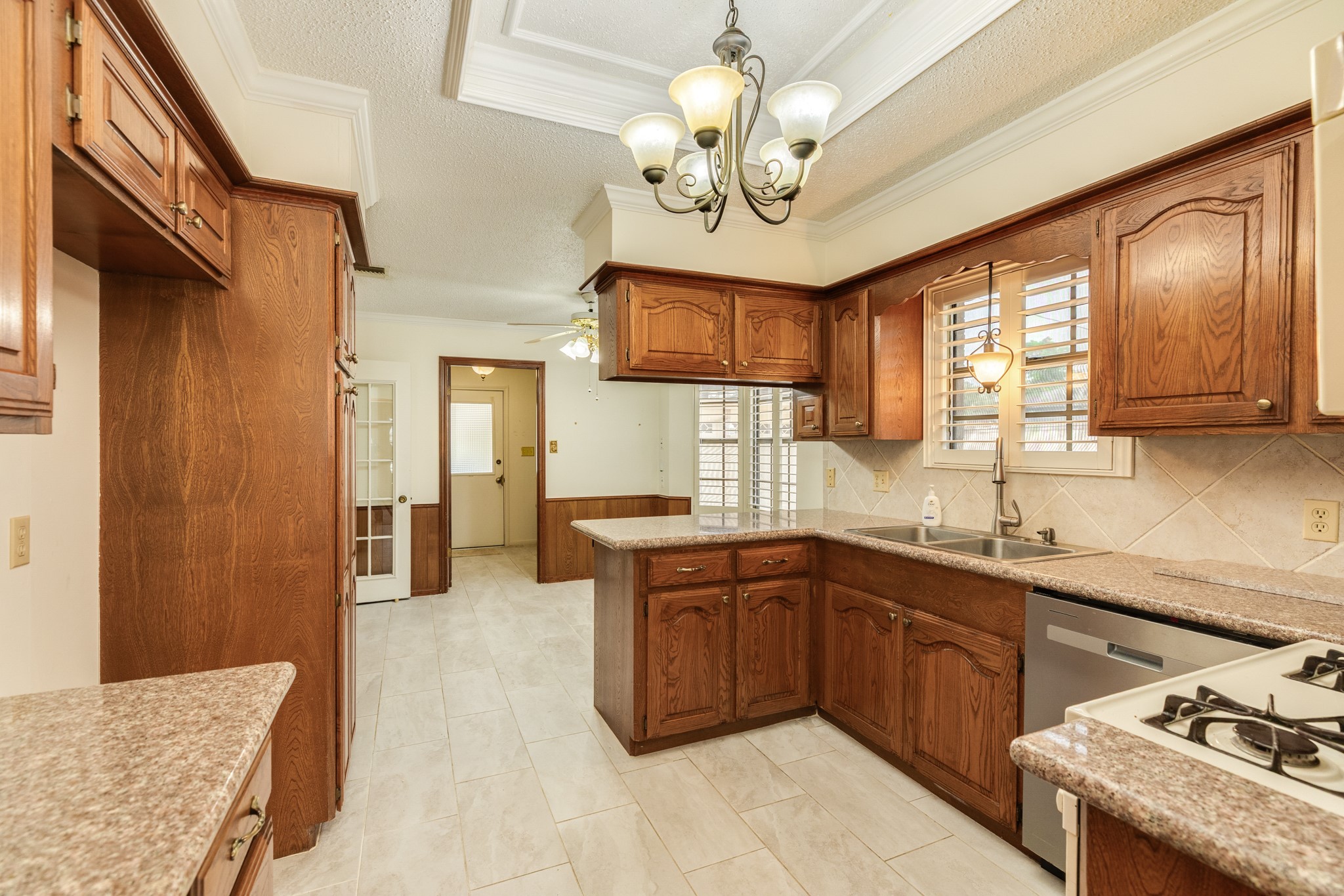 712 Browning Street Angleton, TX 77515 - Photo 17 of 34
