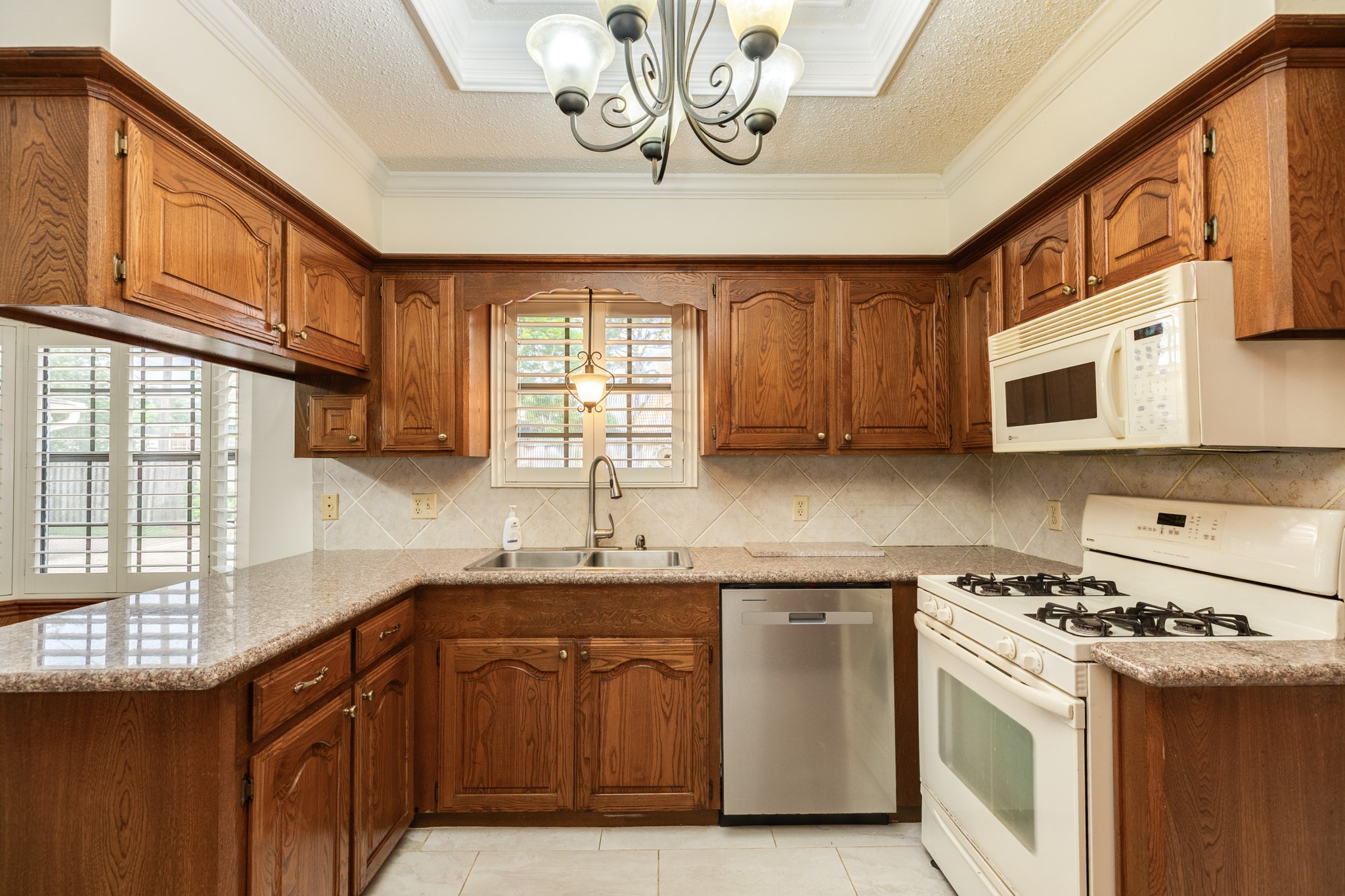 712 Browning Street Angleton, TX 77515 - Photo 18 of 34