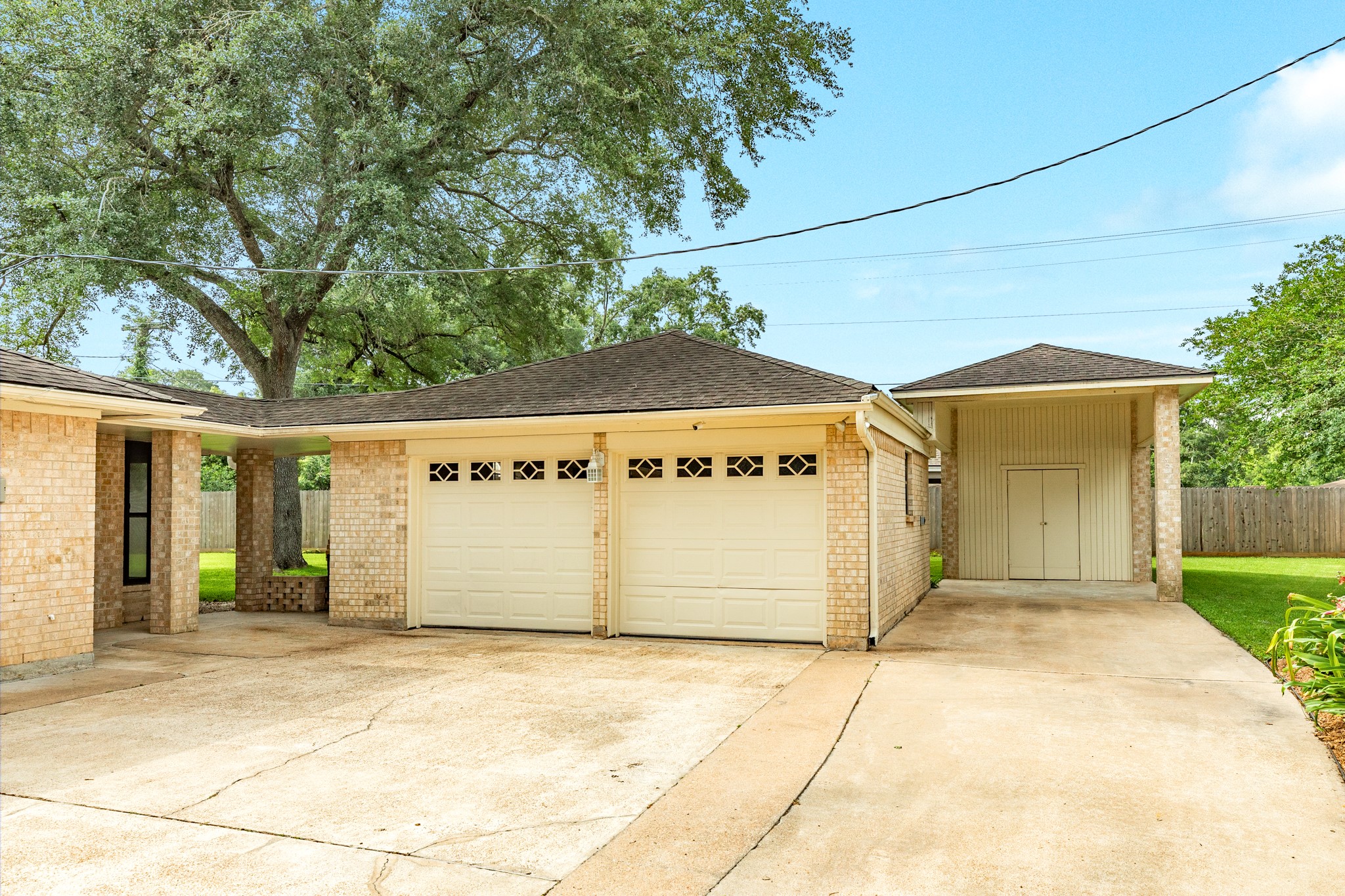 712 Browning Street Angleton, TX 77515 - Photo 4 of 34