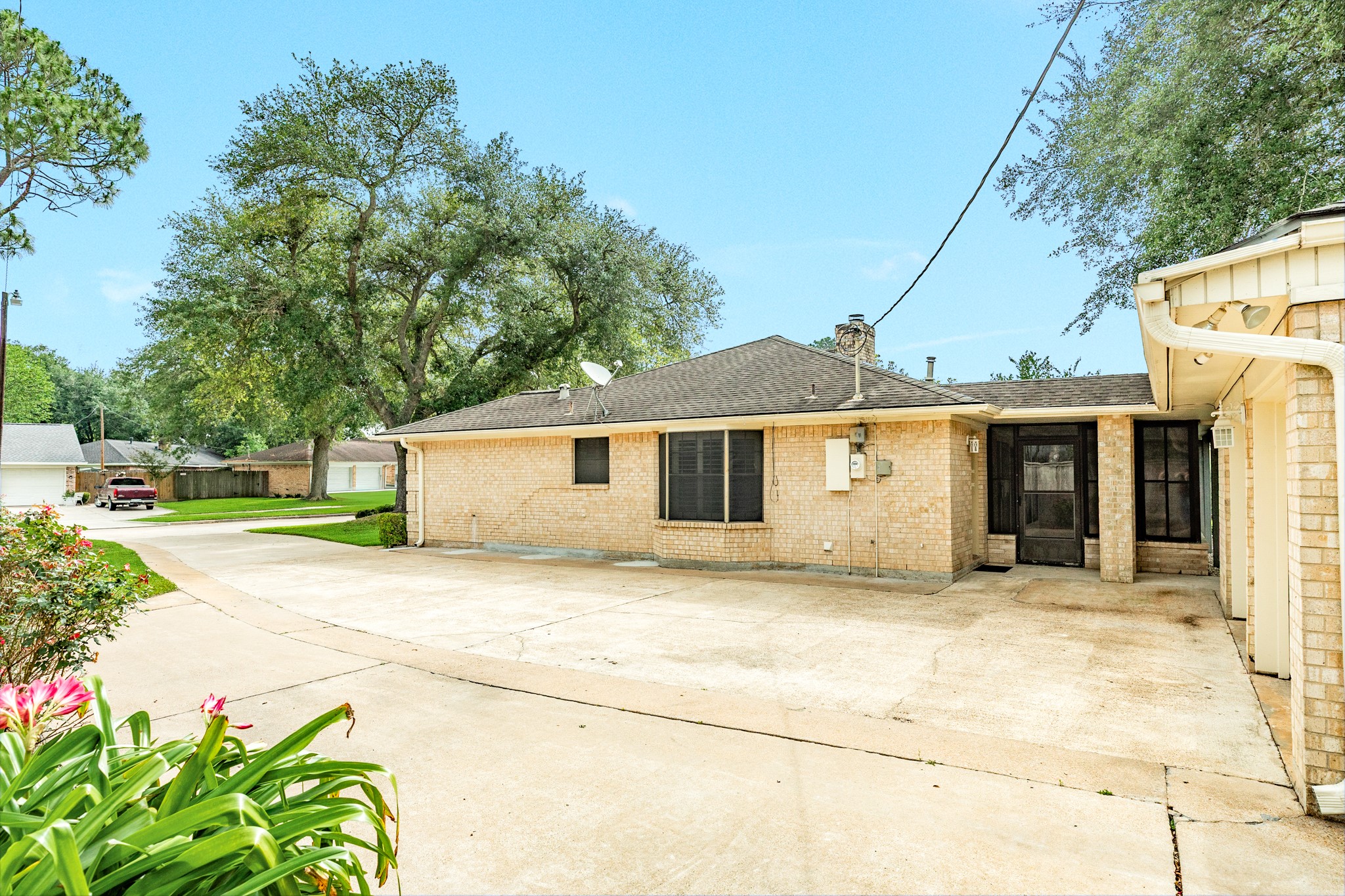 712 Browning Street Angleton, TX 77515 - Photo 5 of 34