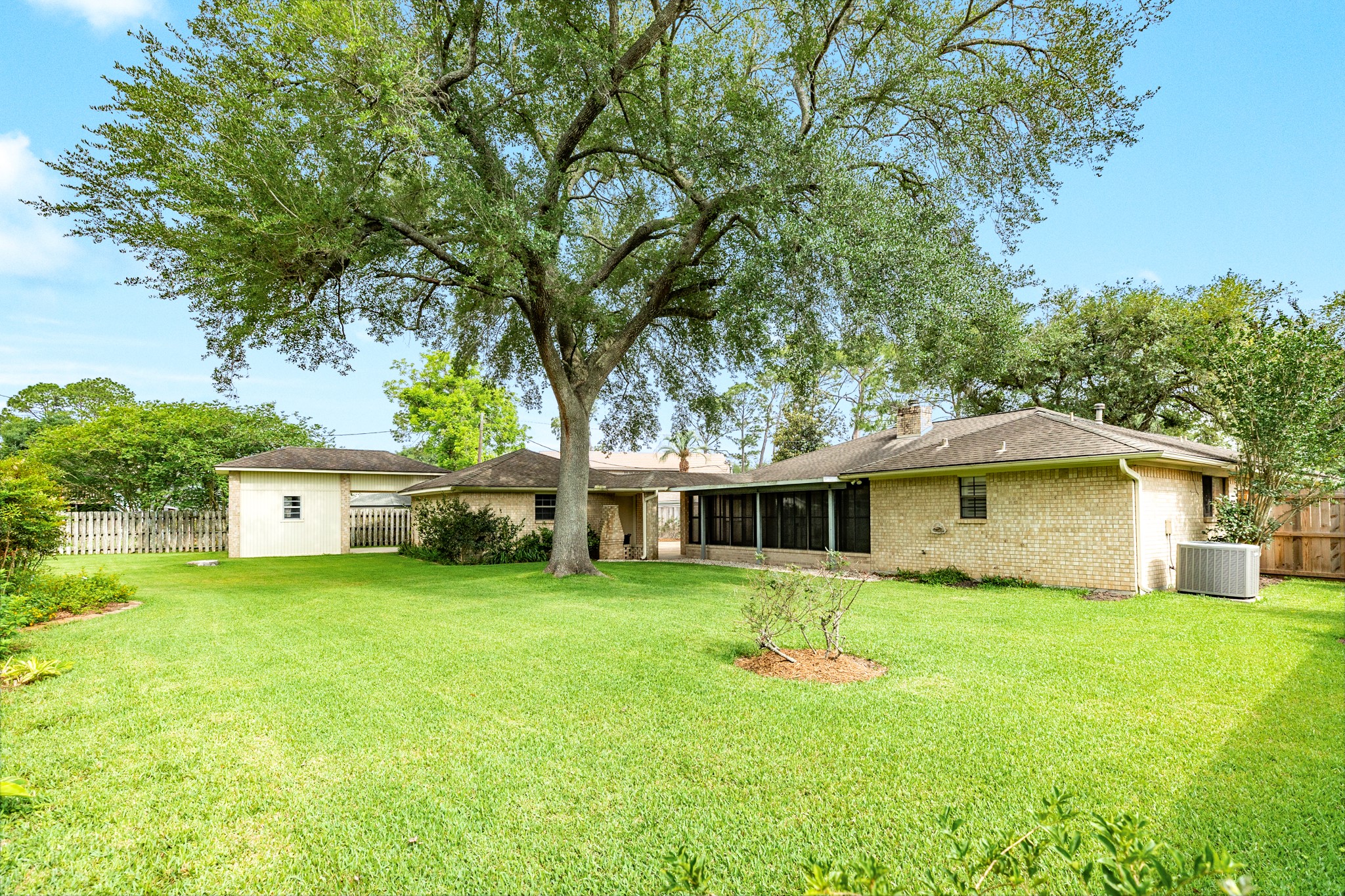 712 Browning Street Angleton, TX 77515 - Photo 6 of 34