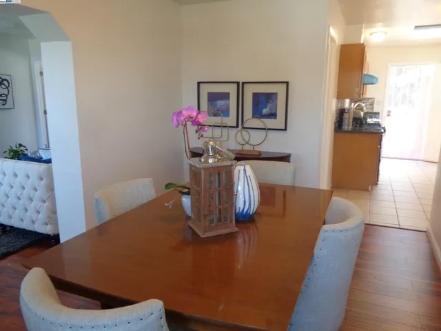 $628,000 | 2122 East 25th Street, Oakland, CA 94606