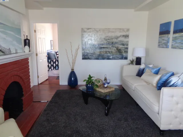 $628,000 | 2122 East 25th Street, Oakland, CA 94606