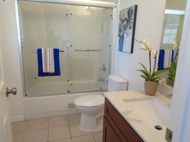 $628,000 | 2122 East 25th Street, Oakland, CA 94606