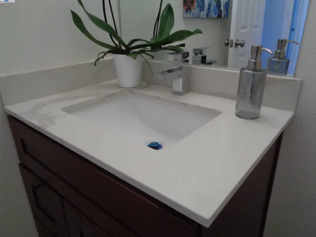 $628,000 | 2122 East 25th Street, Oakland, CA 94606