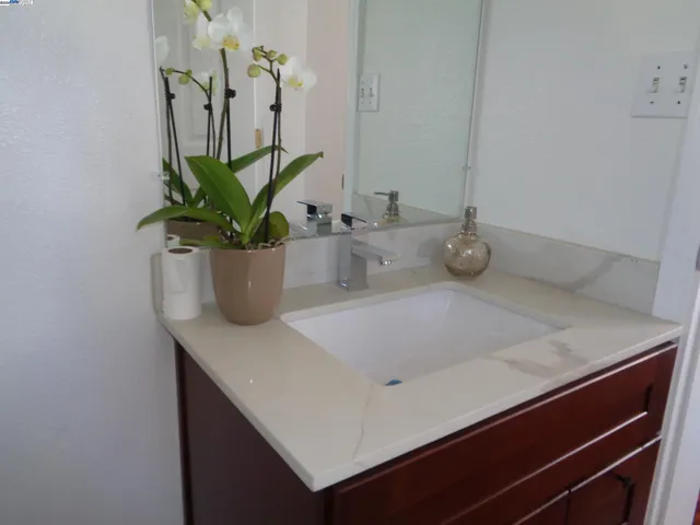 $628,000 | 2122 East 25th Street, Oakland, CA 94606