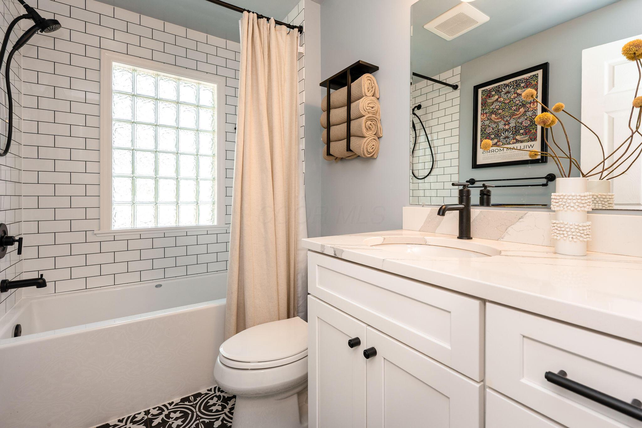 884 Vernon Road Columbus, OH 43209 - Photo 23 of 47 Full bath