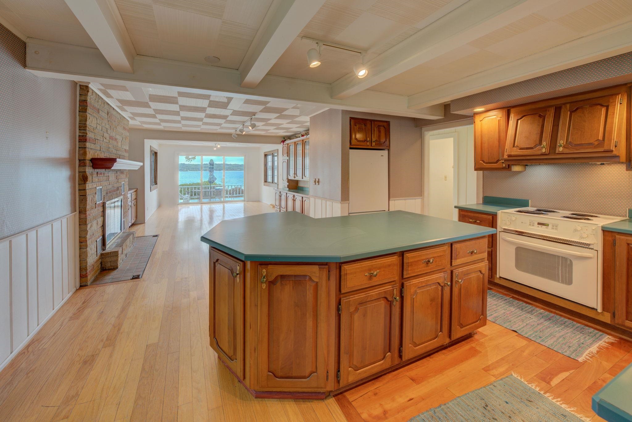 632 South Stony Point Road Suttons Bay, MI 49682 - Photo 21 of 62