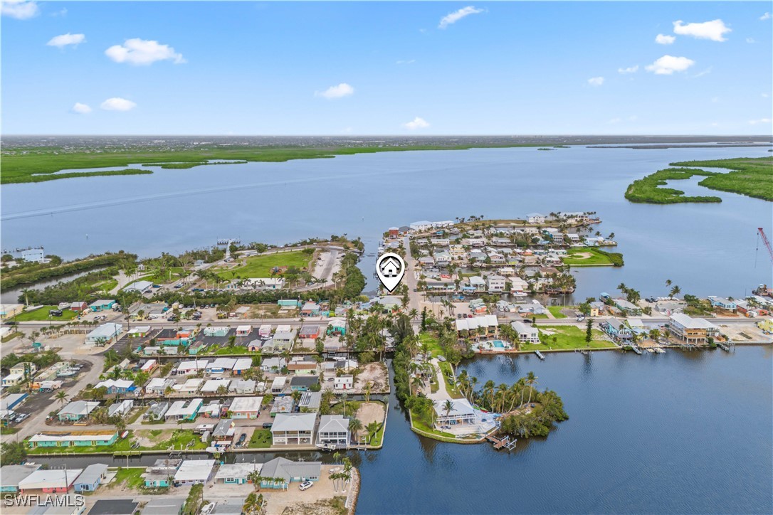 11306 Matlacha Avenue Matlacha, FL 33993 - Photo 9 of 11 a view of a basket ball court