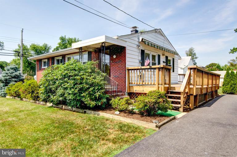 6730 Queens Road Alexandria, VA 22306 - Photo 14 of 19 Exterior (Front)