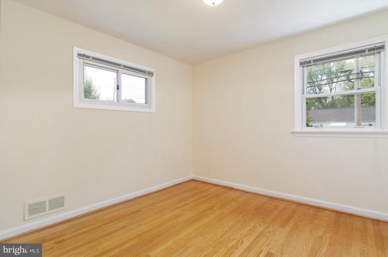 6730 Queens Road Alexandria, VA 22306 - Photo 17 of 19 Bedroom 2