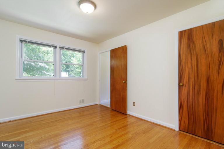 6730 Queens Road Alexandria, VA 22306 - Photo 3 of 19 Bedroom 3