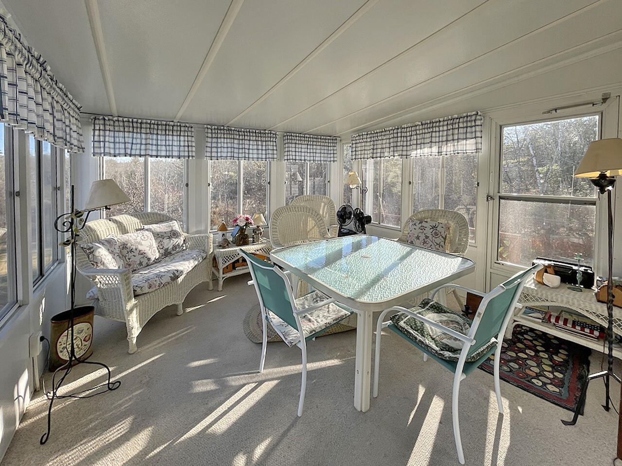 40 Highway 129 Walpole, ME 04573 - Photo 23 of 23 Sun Room