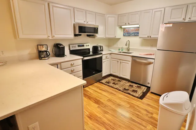 $369,900 | 227 Main Street, Unit 106, Lincoln, NH 03251