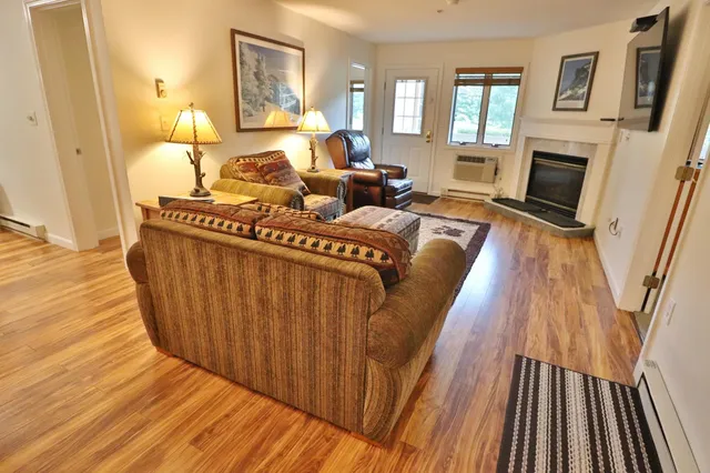 $369,900 | 227 Main Street, Unit 106, Lincoln, NH 03251