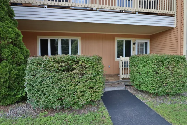 $369,900 | 227 Main Street, Unit 106, Lincoln, NH 03251